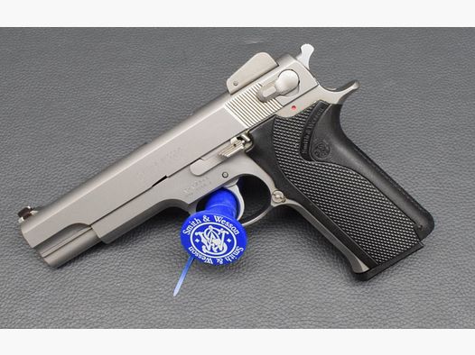 Smith & Wesson Pistole Modell 4506, Kaliber 45 Auto, stainless, sehr gut