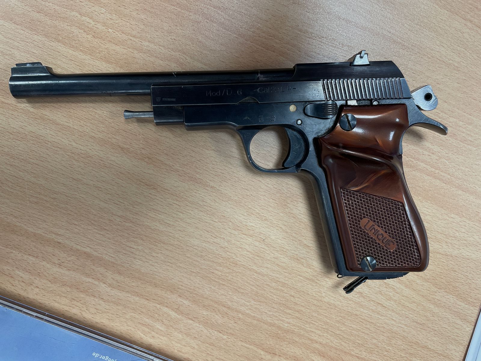Pistole Unique D.6 Kaliber 22