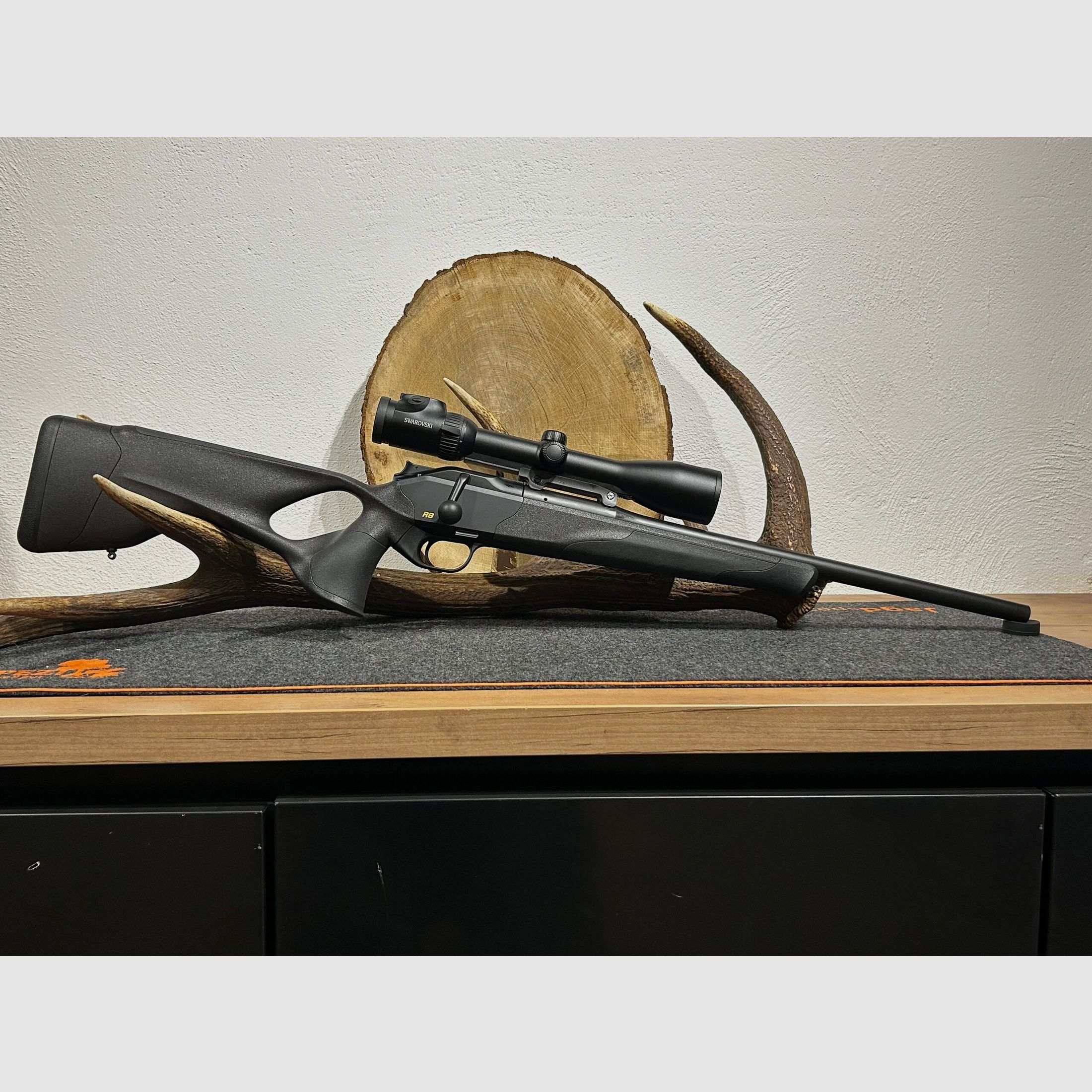 Blaser R8 .30-06 Spring. Oferta completa con mira telescópica Swarovski
