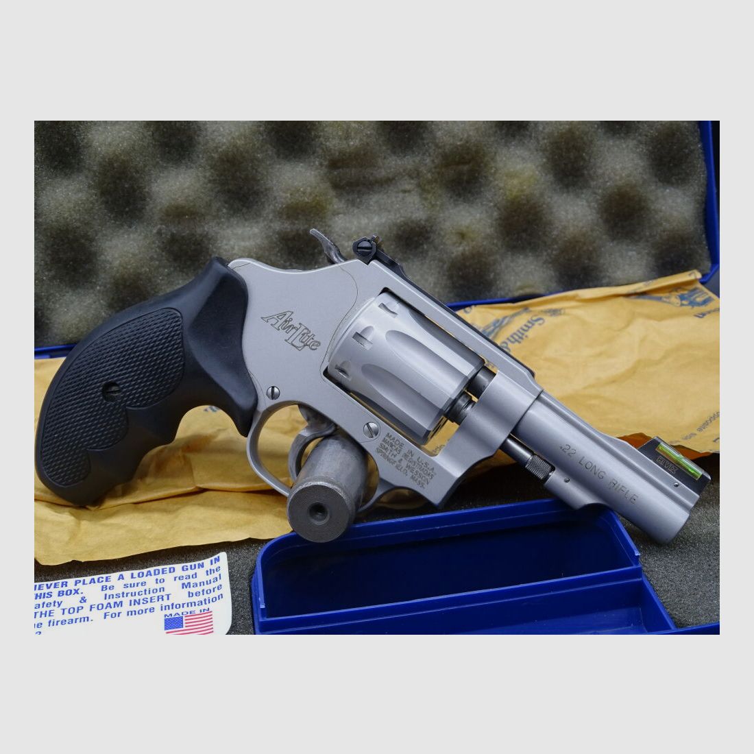 Smith & Wesson S&W Mod 317-3 Air Lite Revolver 3" Kaliber .22lr	 317 - 3 Air Lite