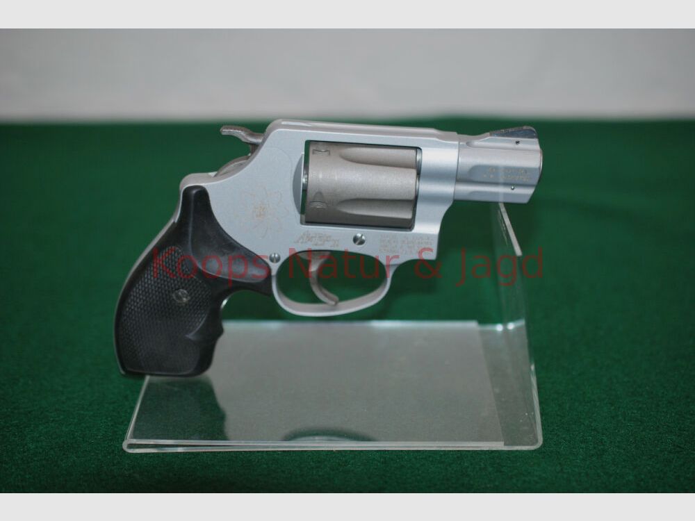 Smith & Wesson 337 AirLite Ti
