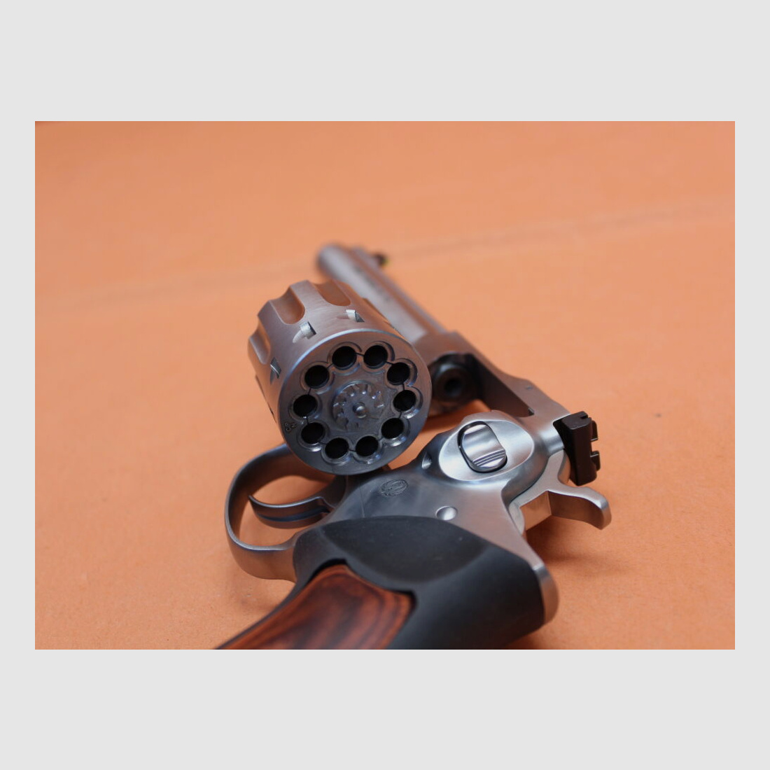 Ruger	 Revolver .22lr Ruger GP100 Stainless 5,5" Lauf/ Mikrometervisier/ 10-Schuss Trommel (.22lfB/.22L.R.)