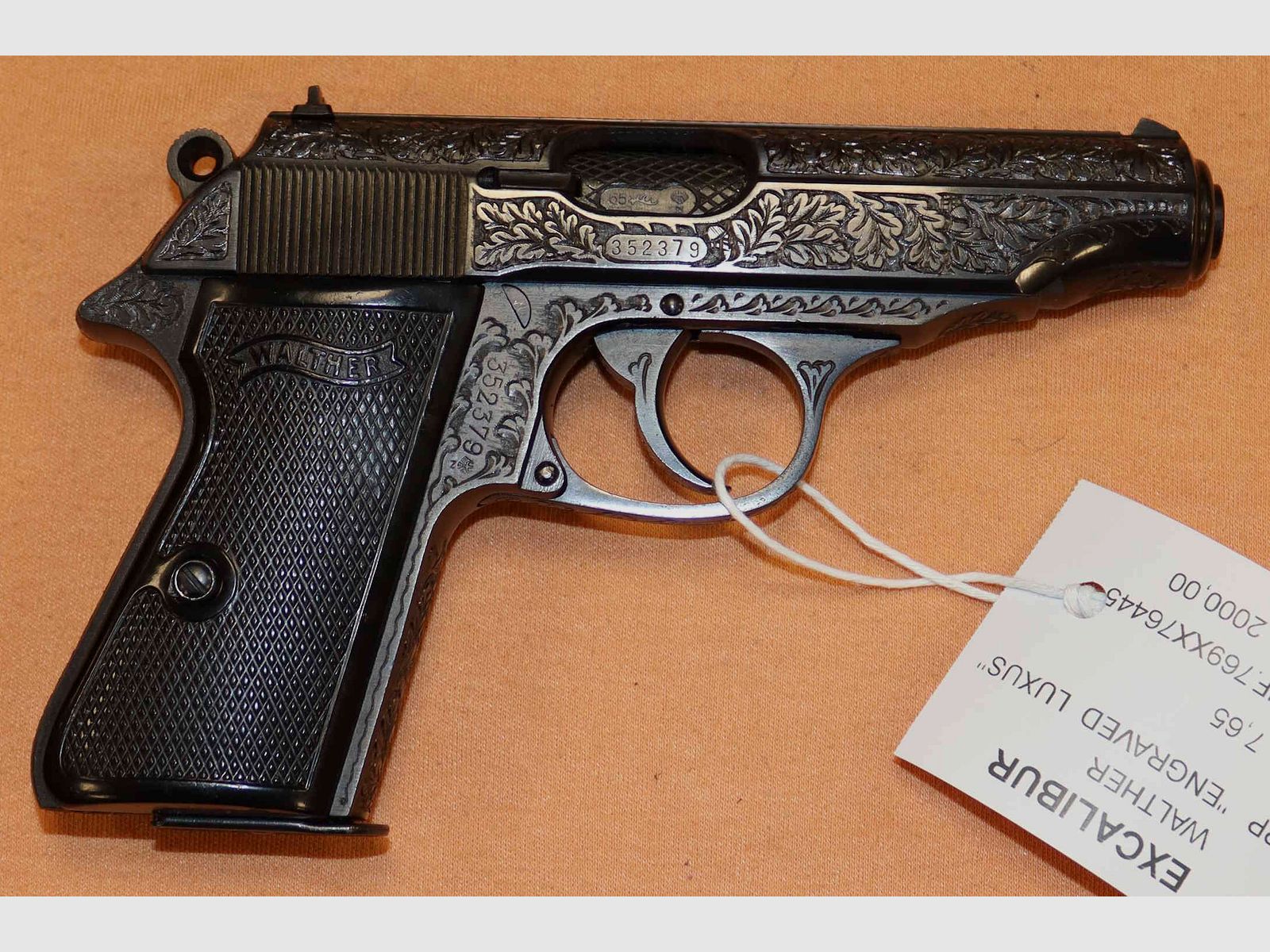 Pistolet Walther PP Grawerowany Kaliber 7.65, zdjęcie 3 z 10