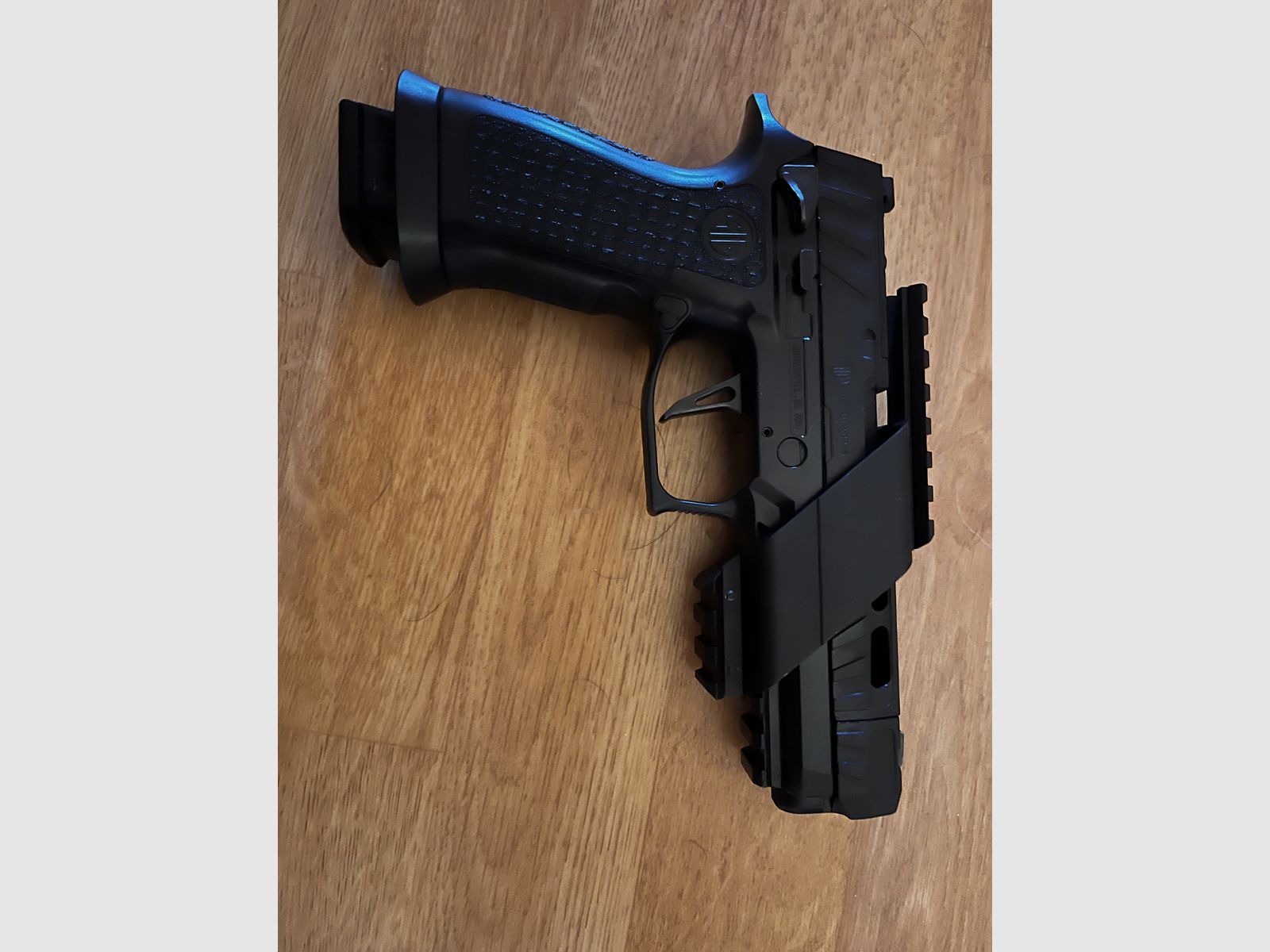 SIG Sauer P320 SPECTRE Comp Blackout CO₂ Blowback pistola de aire – 4,5 mm Diabolo, imagen 3 de 4