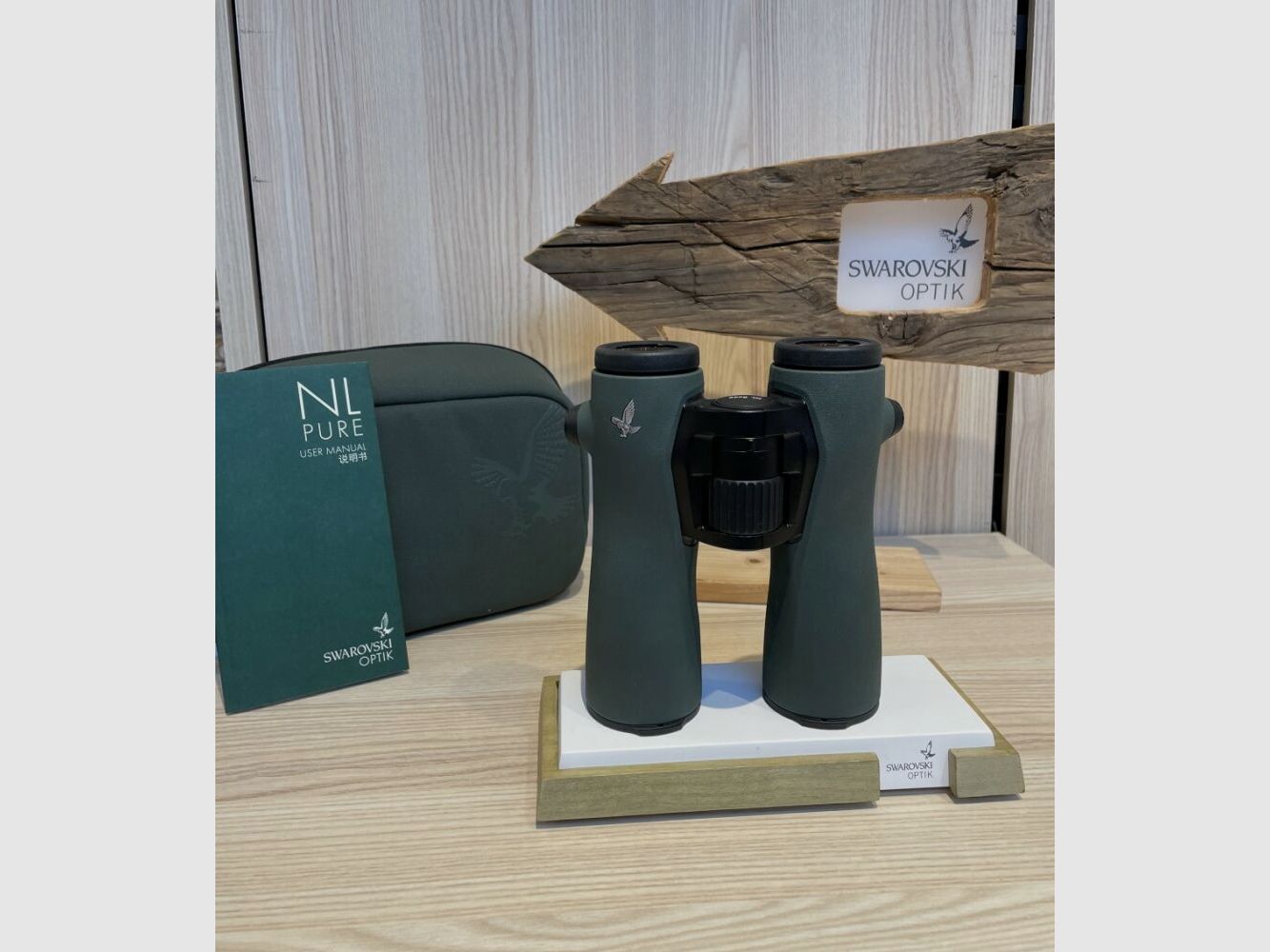 SWAROVSKI OPTIK NL PURE 8x42 - ´EINS MIT DER NATUR´