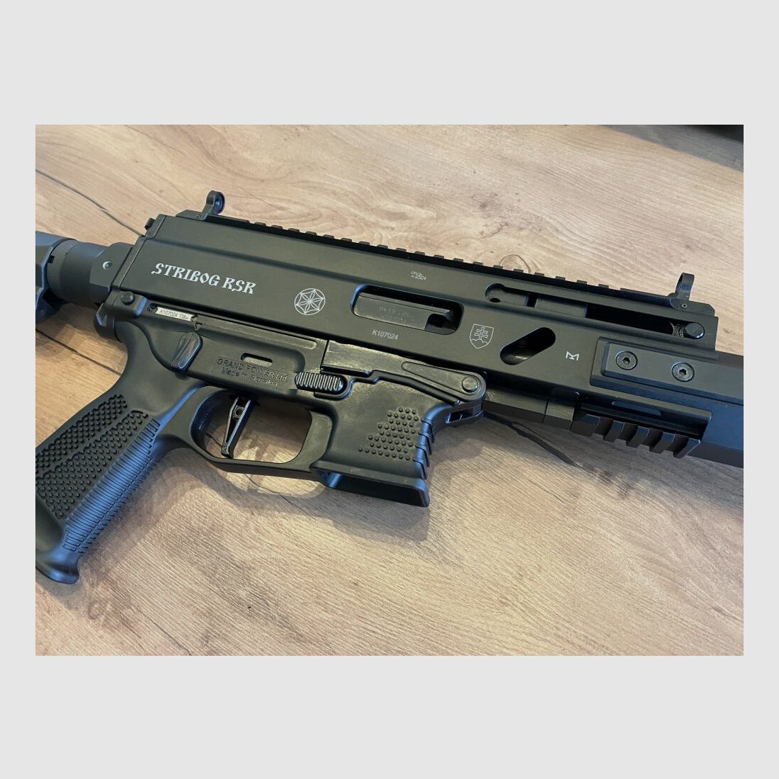 Grand Power Stribog RSR mit höhen- und seitenverstellbaren AR15 Schaft 9mmLuger