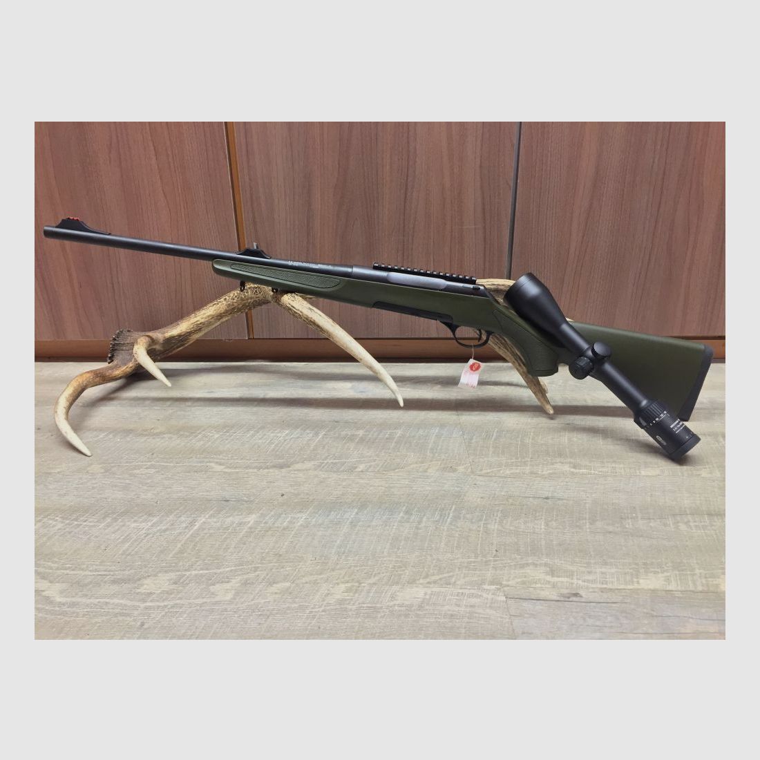 Haenel Varmint Jaeger 10, con Meopta MeoStar R2 2,5-15x56 RD MR PA