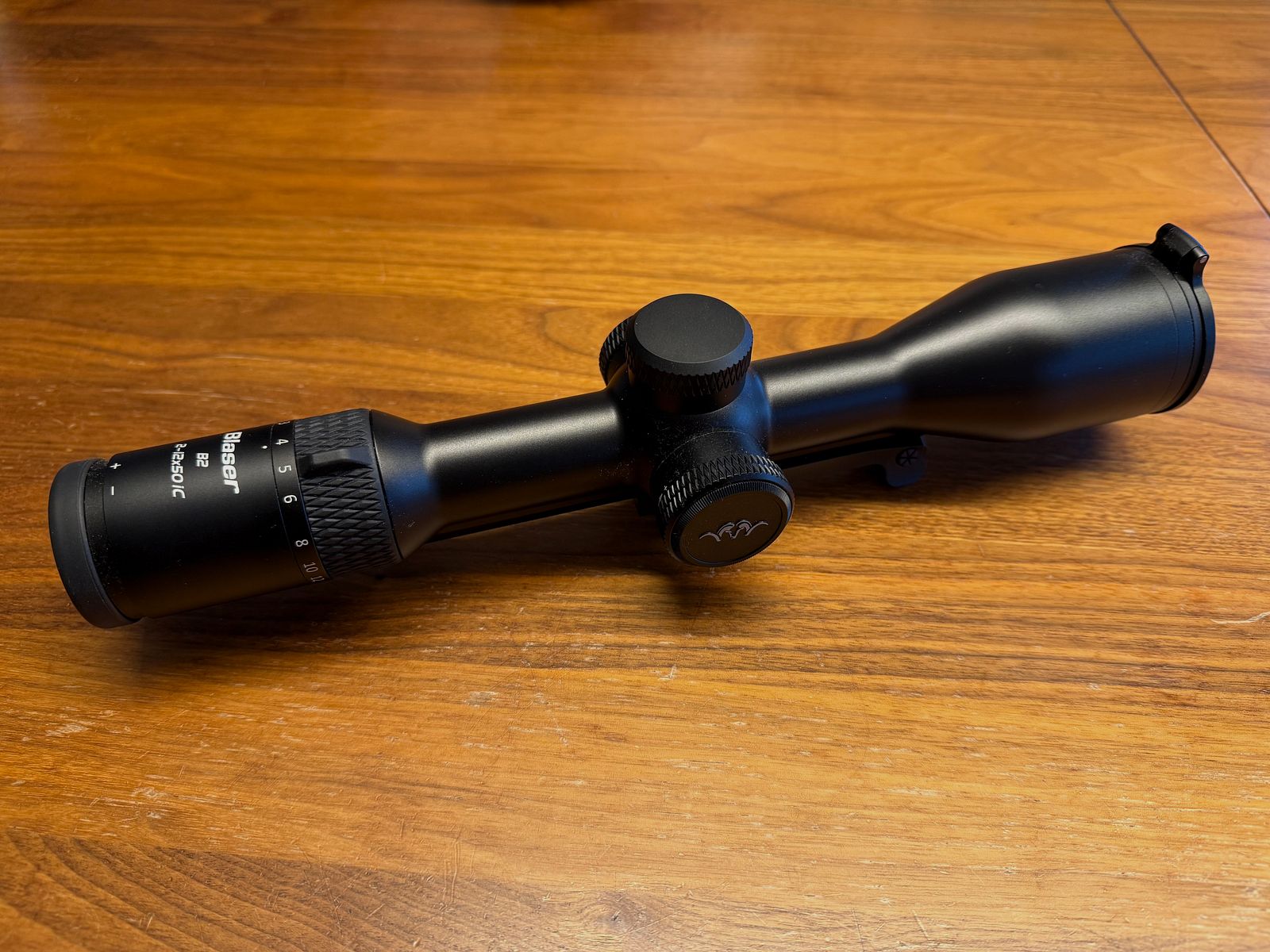 Blaser B2 2-12x50 iC Zielfernrohr mit Schiene & Sattelmontage