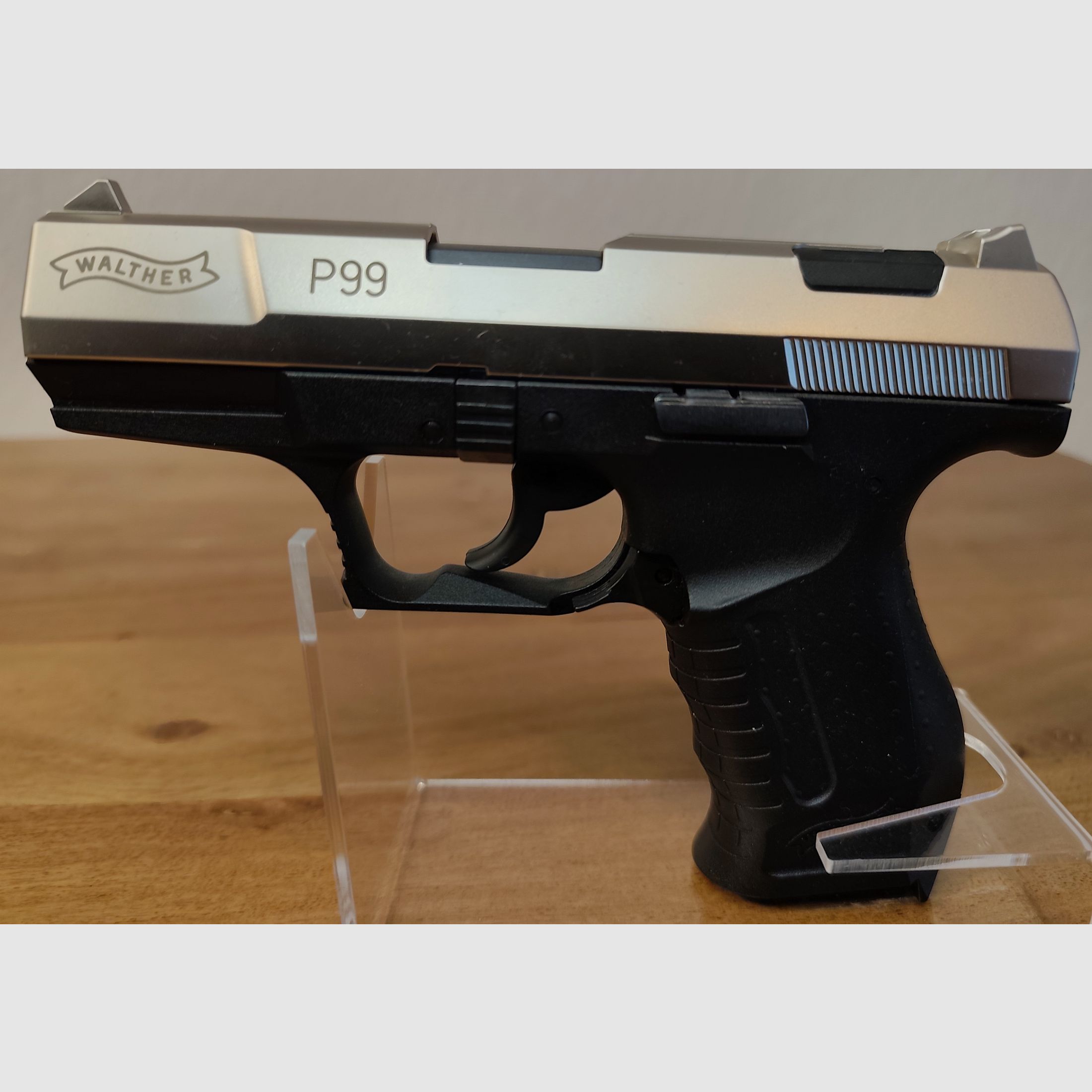 Wather P 99 Nickel kal. 9mm PTB 762 w stanie nowym