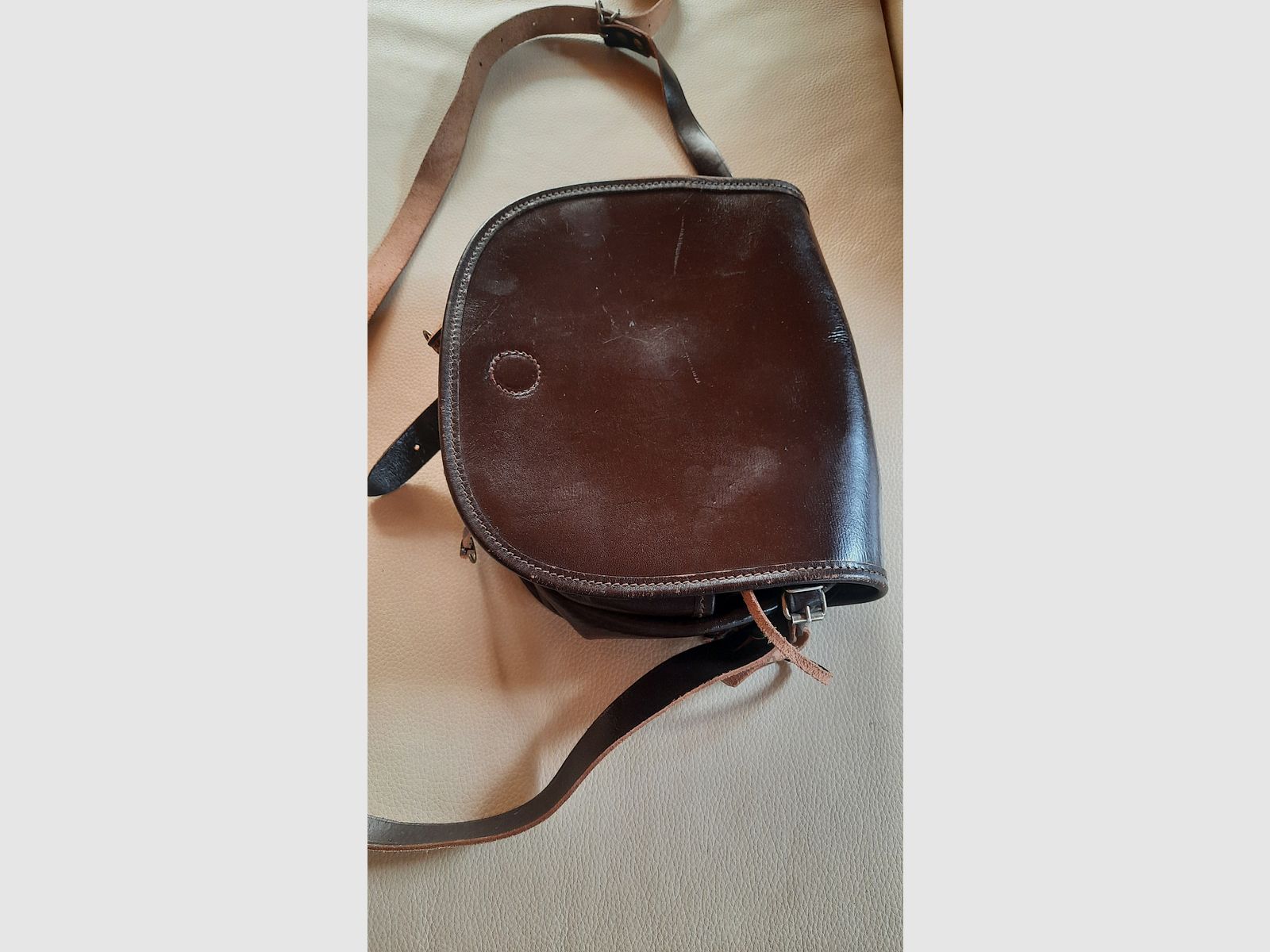 Lederset mit 2 Fernrohrköchern, einer Jagdtasche und einem Patronengurt