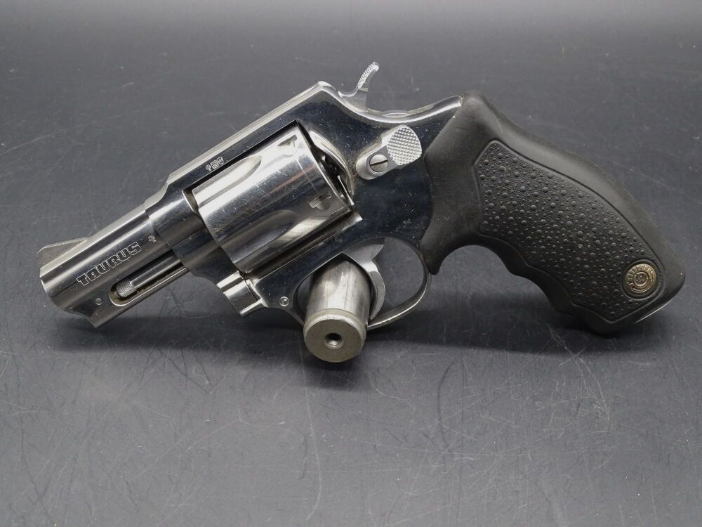 Taurus 2 1/2 " Lauf 5 Schuss Kaliber .357 Magnum	 Revolver