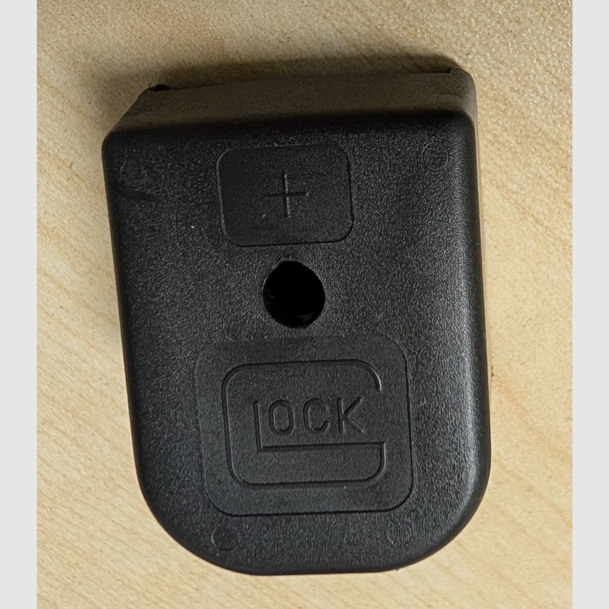 Original Glock +2 magazine base — 9 mm (compatible with G17/G19) — very good condition
