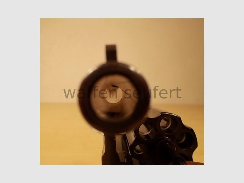 Colt Detective 2" snub nose Hogue rubber grip
