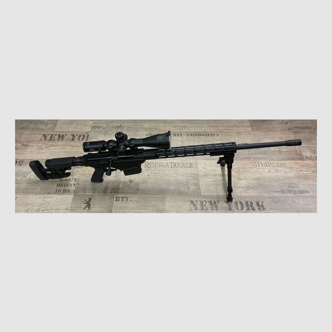 Ruger Precision Rifle w tym lunetę i dwójnóg