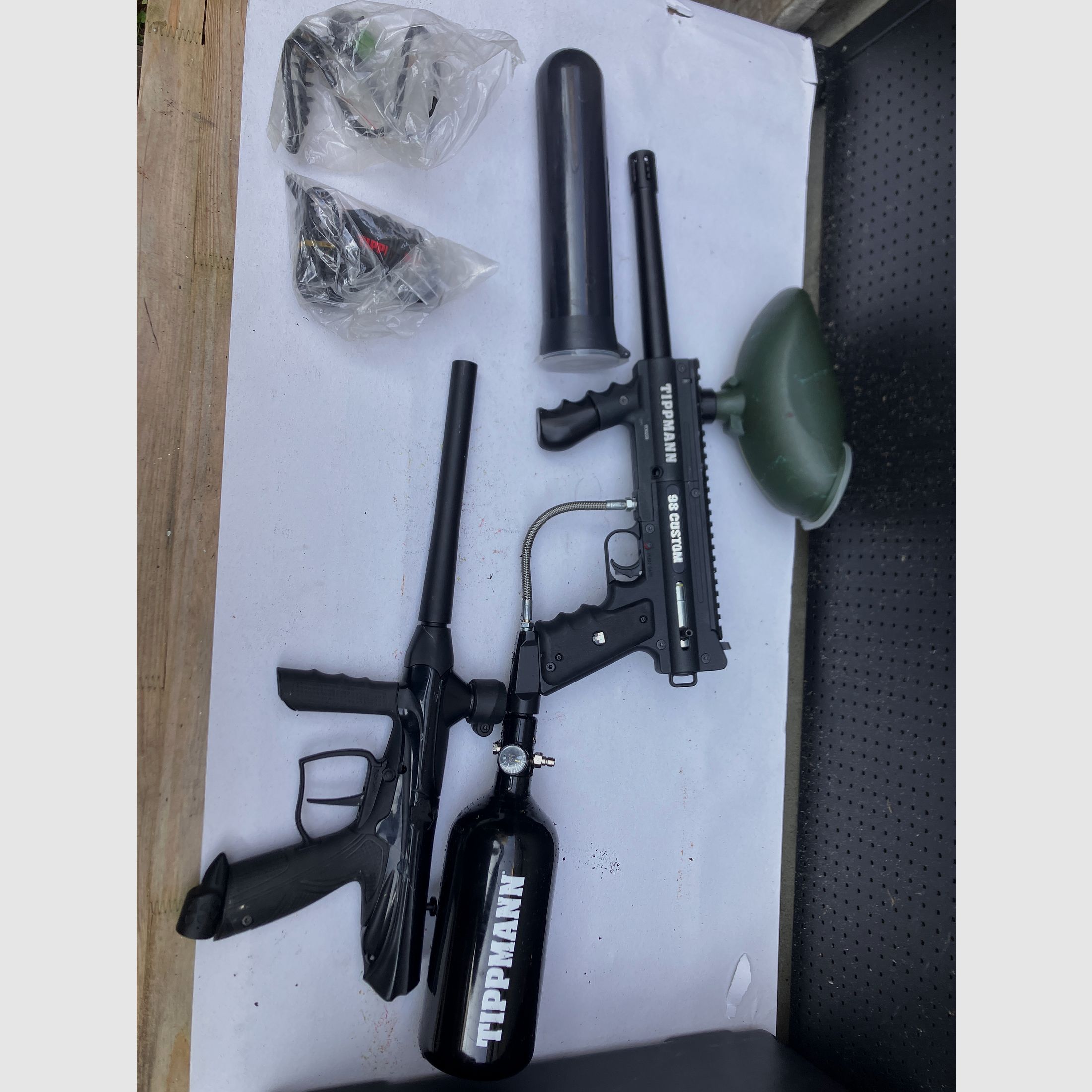 Tippmann 98 Custom incluido marcador de repuesto y accesorios