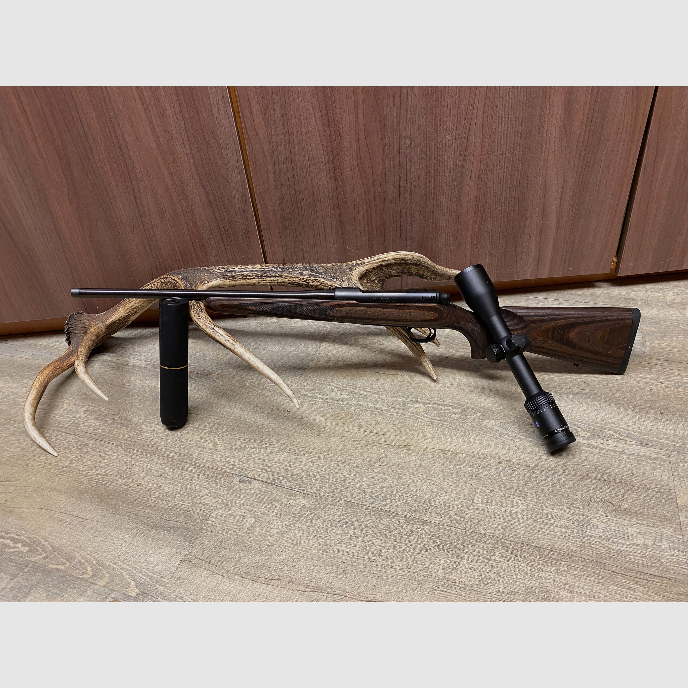 Mauser M18 Pure, mit Zeiss Conquest V6 2-12x50 M, mit Schiene