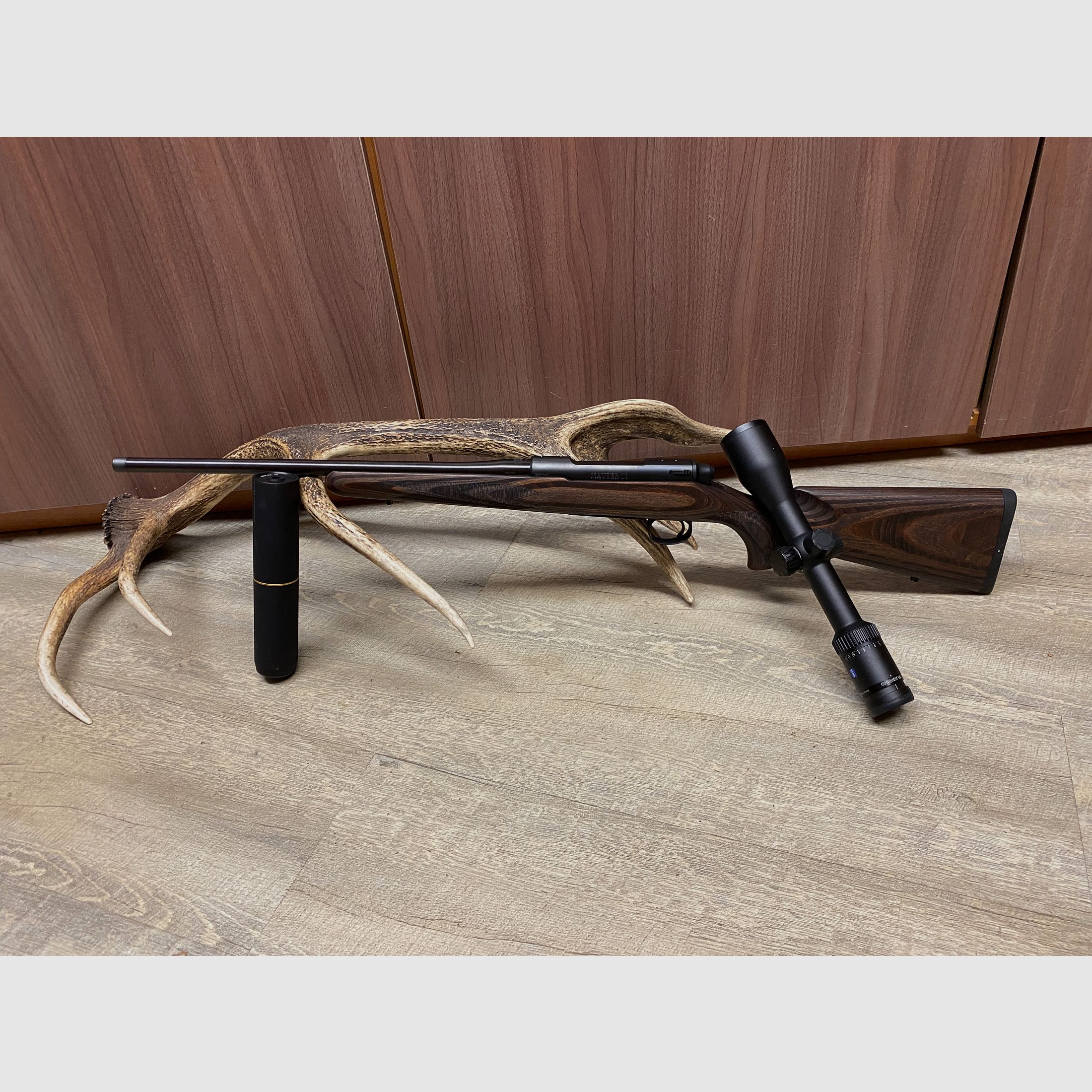 Mauser M18 Pure, con Zeiss Conquest V6 2-12x50 M, con guida