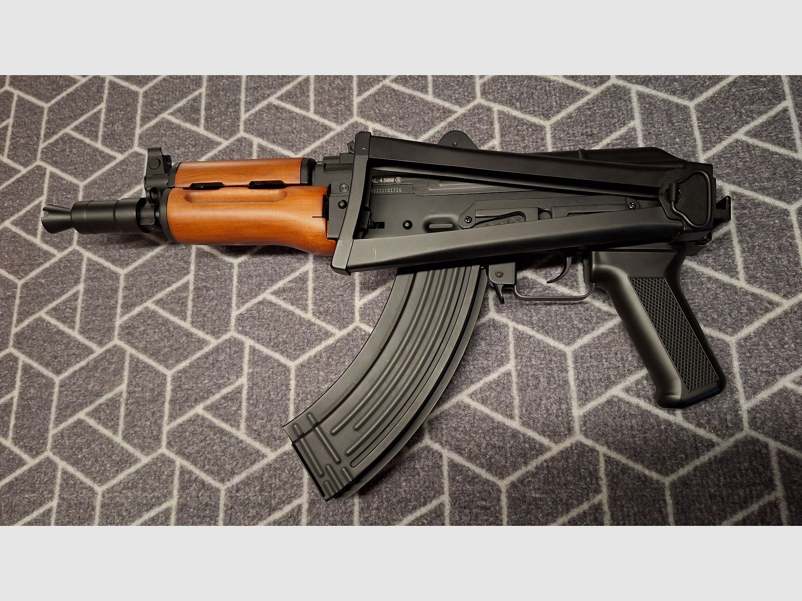 Kalashnikov AKS74U G.S.G. CO2 4,5mm NUEVO!