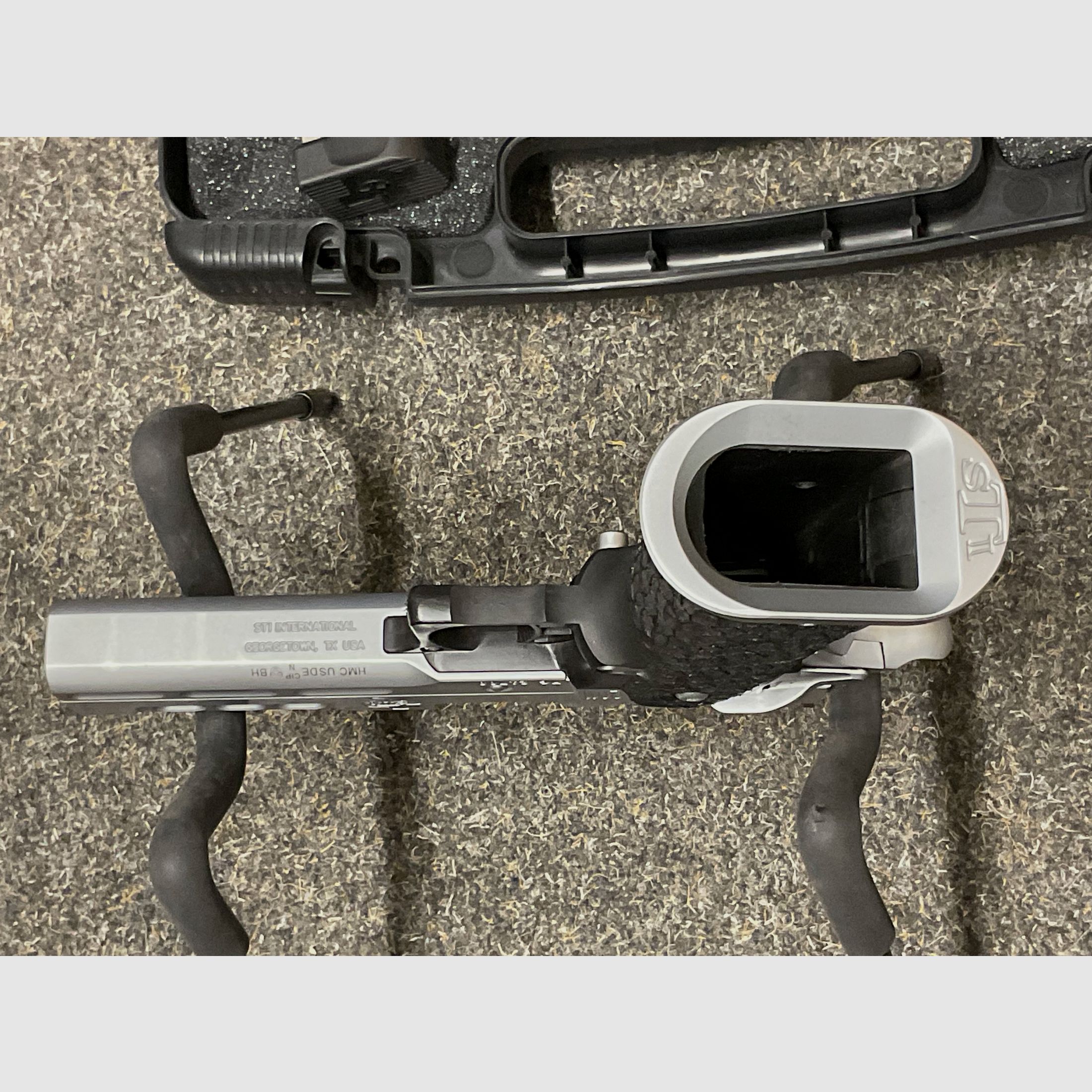 STI 2011 DVC Limited 40S&W