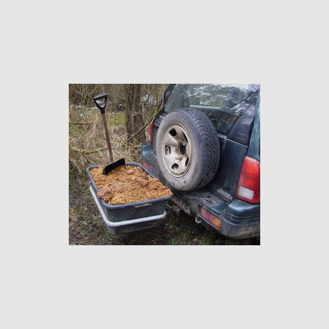 Rear carrier with quick release and game tray, image 3 of 40
