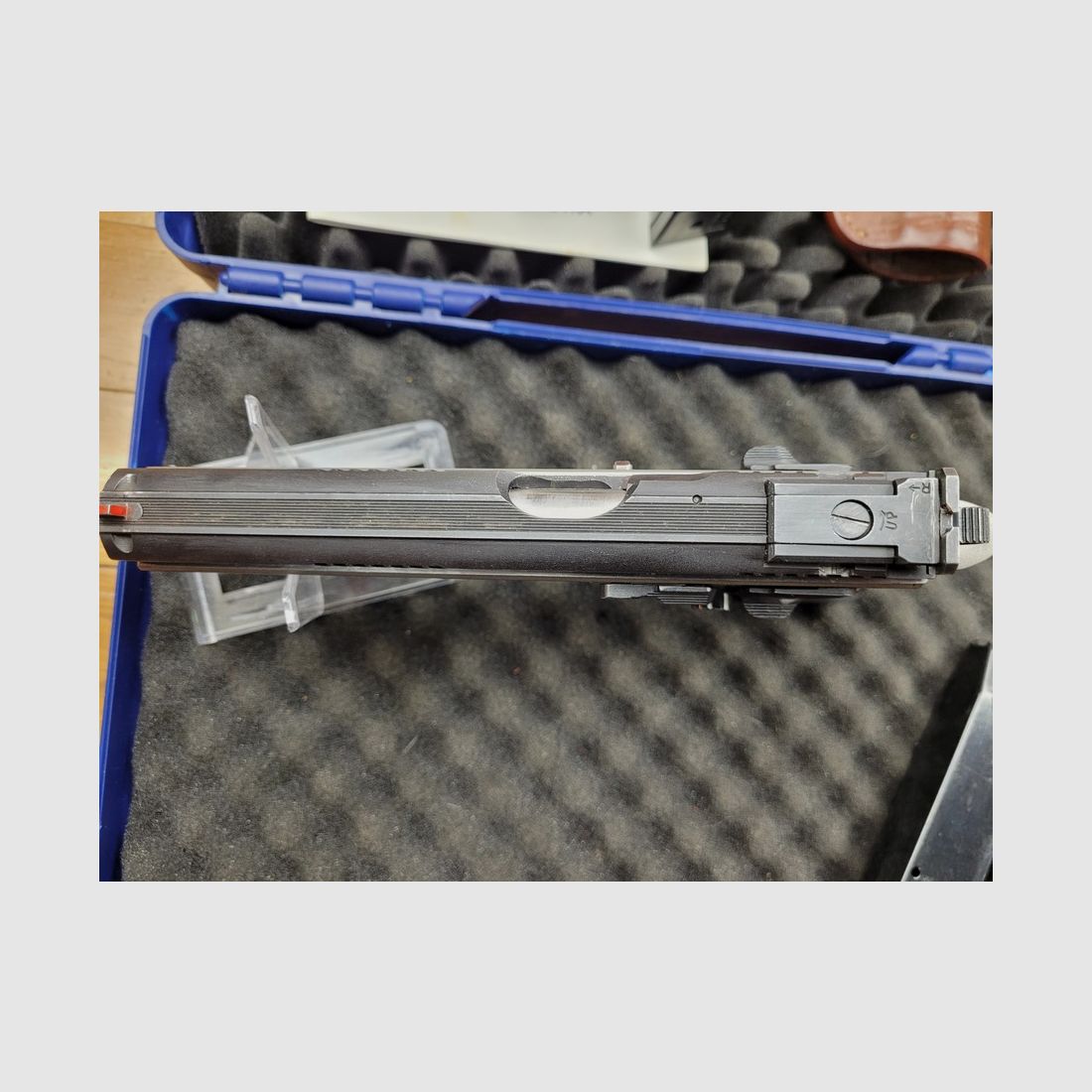 Sehr guter Pistol CZ75 TS – „IPSC Standard“ – Kaliber 40S&W – 4 Magazine (vier!) mit 16 Schuss – Gürtelholster – Waffenkoffer – Anleitung – TBE+, Bild 13 von 17