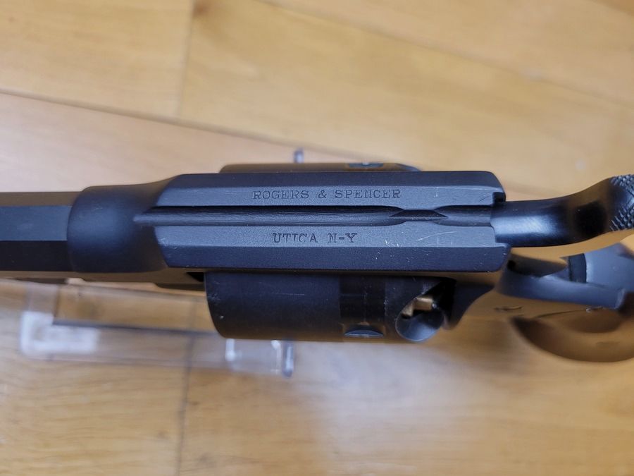 Bellissimo revolver Rogers & Spencer Army Single Action – Fabbricazione di qualità Perdersoli Target – Il revolver a percussione più avanzato in 44 PN – Arma nuova!, immagine 17 di 19