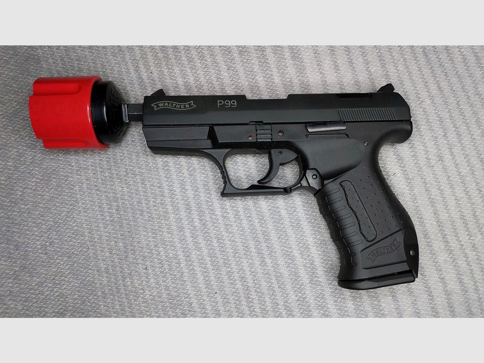 Walther P99 Schreckschuss Pistole 9mm P.A.K. (PTB 762) mit Multiabschussbecher