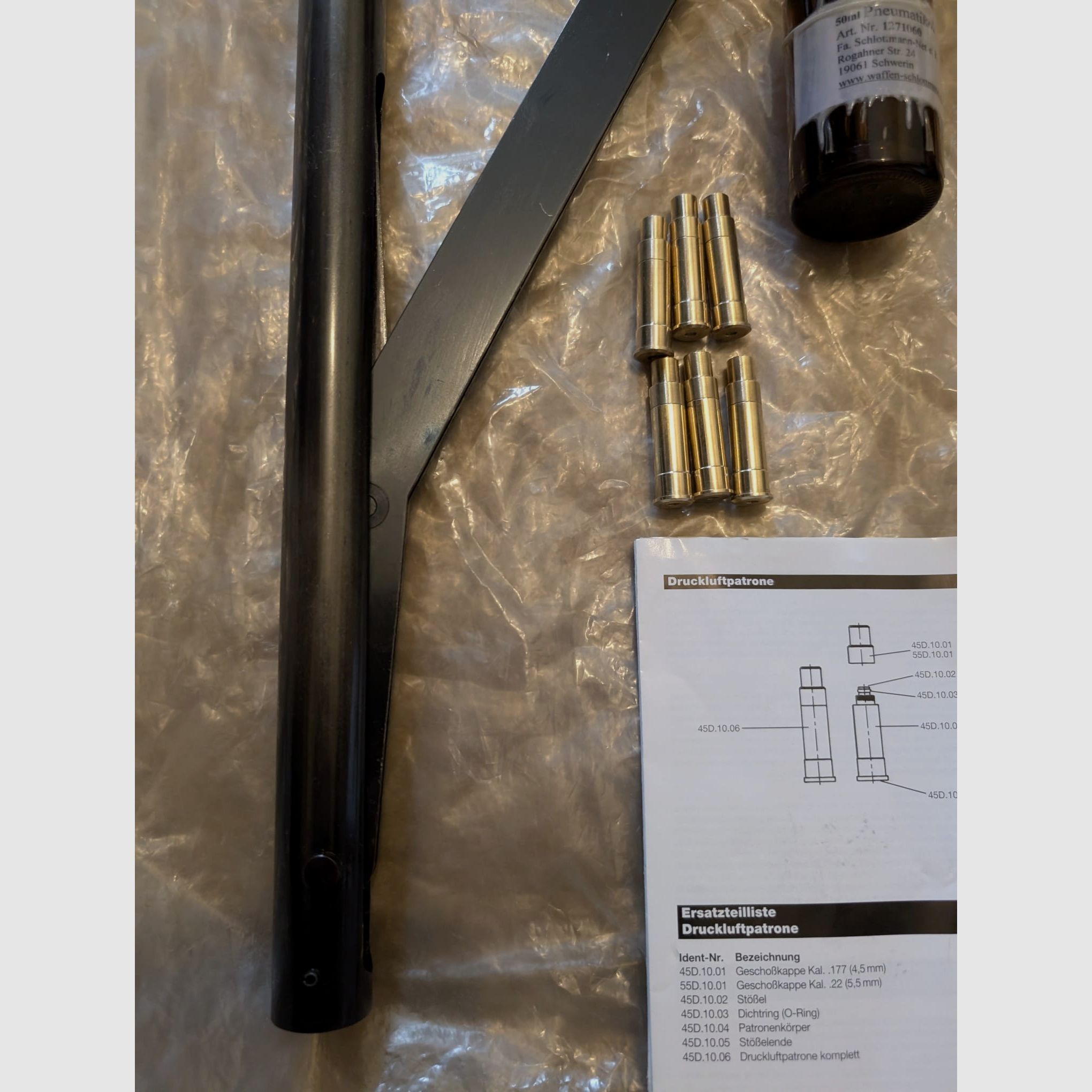 Cartucce a gas per revolver LEP cal. 5,5 mm / .22  6 pezzi + pompa a mano + olio pneumatico SET ad es. per ME Bull Barrel Single Action Army Revolver