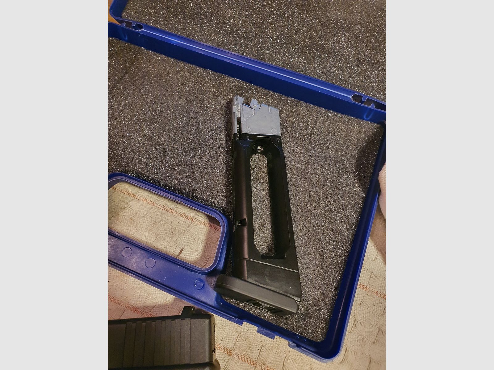 Glock 17 4.5mm Blowback BB CO2