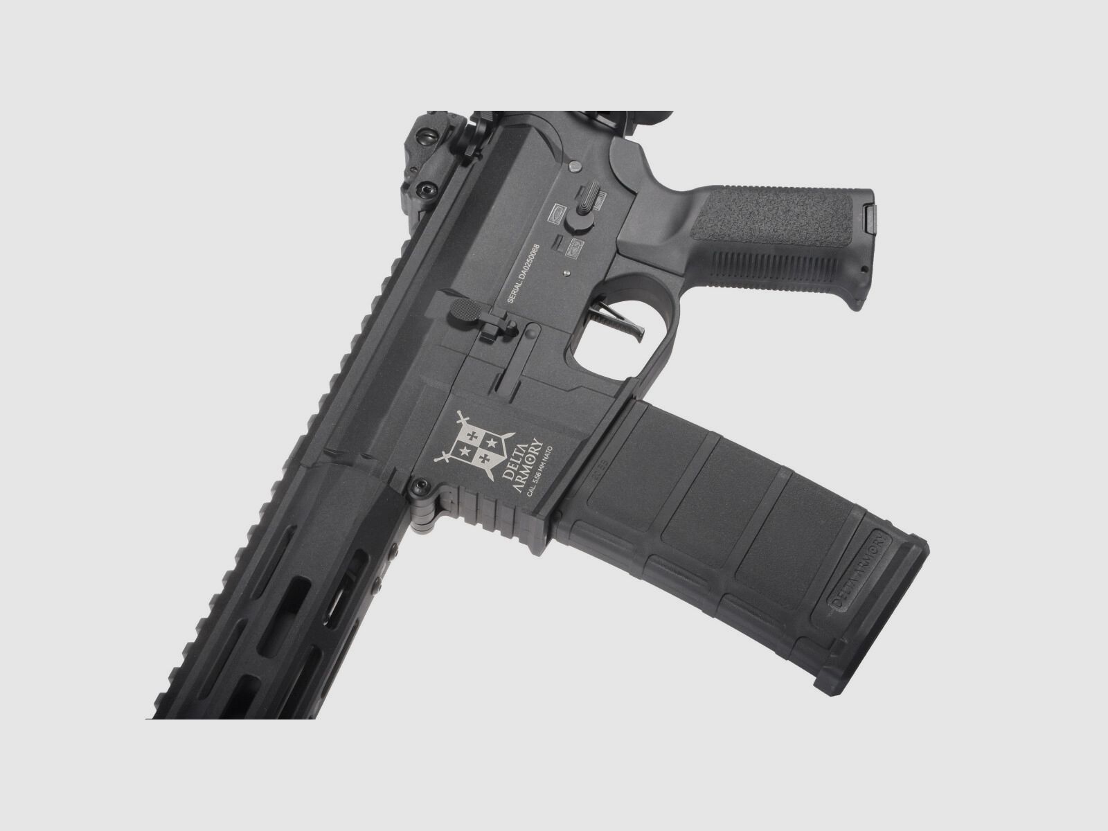 M4 AR15 M-LOK SilentOps 8 Zoll CHARLIE EAGLE ETU Schwarz S-AEG Airsoft Gewehr Frei ab 18 Jahren | Delta Armory