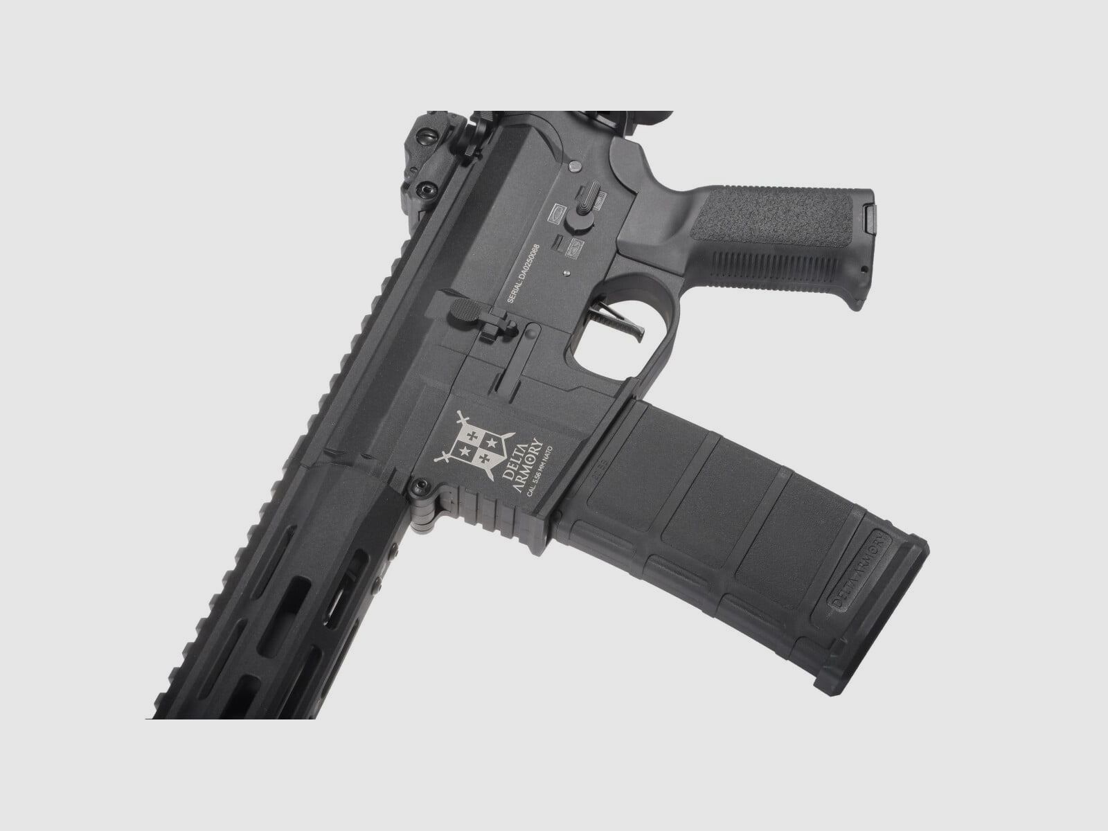 M4 AR15 M-LOK SilentOps 8 Zoll CHARLIE EAGLE ETU Schwarz S-AEG Airsoft Gewehr Frei ab 18 Jahren | Delta Armory