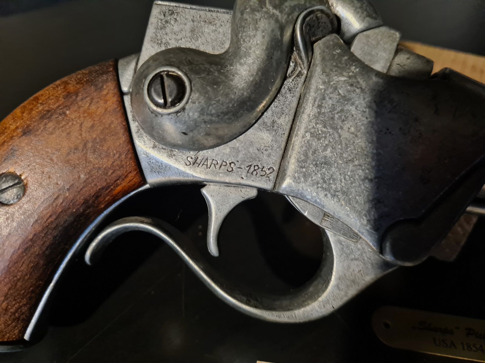 Pistolet à chargement par l'arrière Sharps 1852