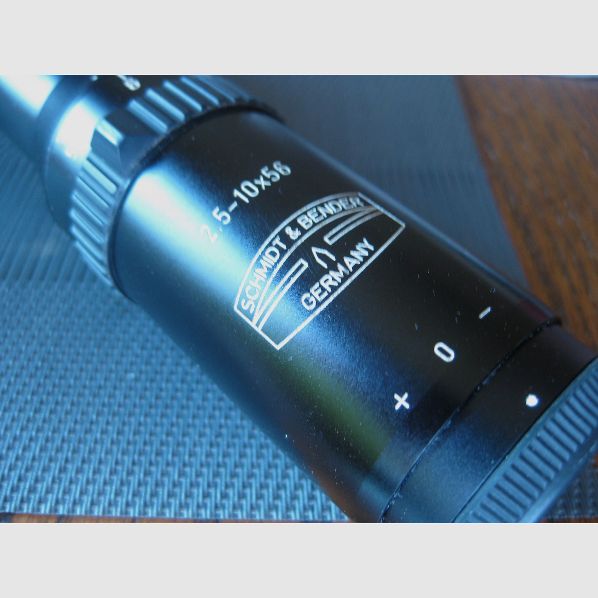 Deutscher Klassiker ! Schmidt & Bender 2,5 - 10 x 56 mit Absehen - 1 , ähnlich dem ZEISS-DIAVARI (11) Absehen ! Blaser-Sattelmontage gegen Zuzahlung !! Kein Swarovski - Sauer - Mauser - 98er