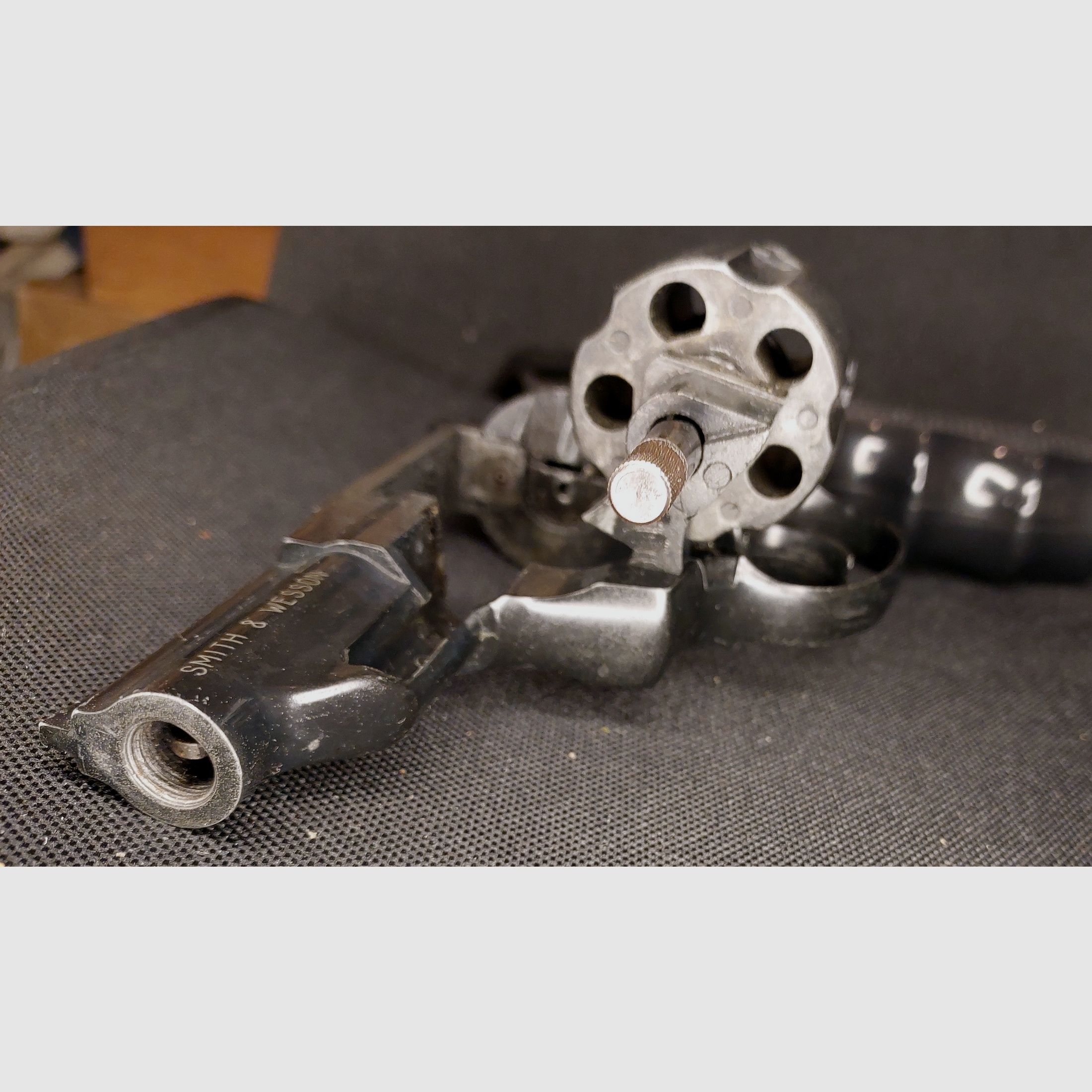 Smith & Wesson Combat rewolwer alarmowy kal. 9mm R.K. oksydowany (PTB 607) S&W Combat