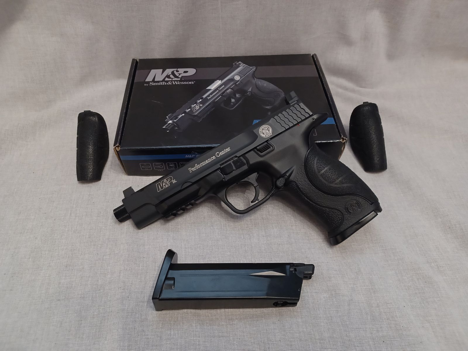 Smith & Wesson M&P 9L Performance / 4,5 mm BB / BlowBack / CO2 / Pistole / OVP (77)