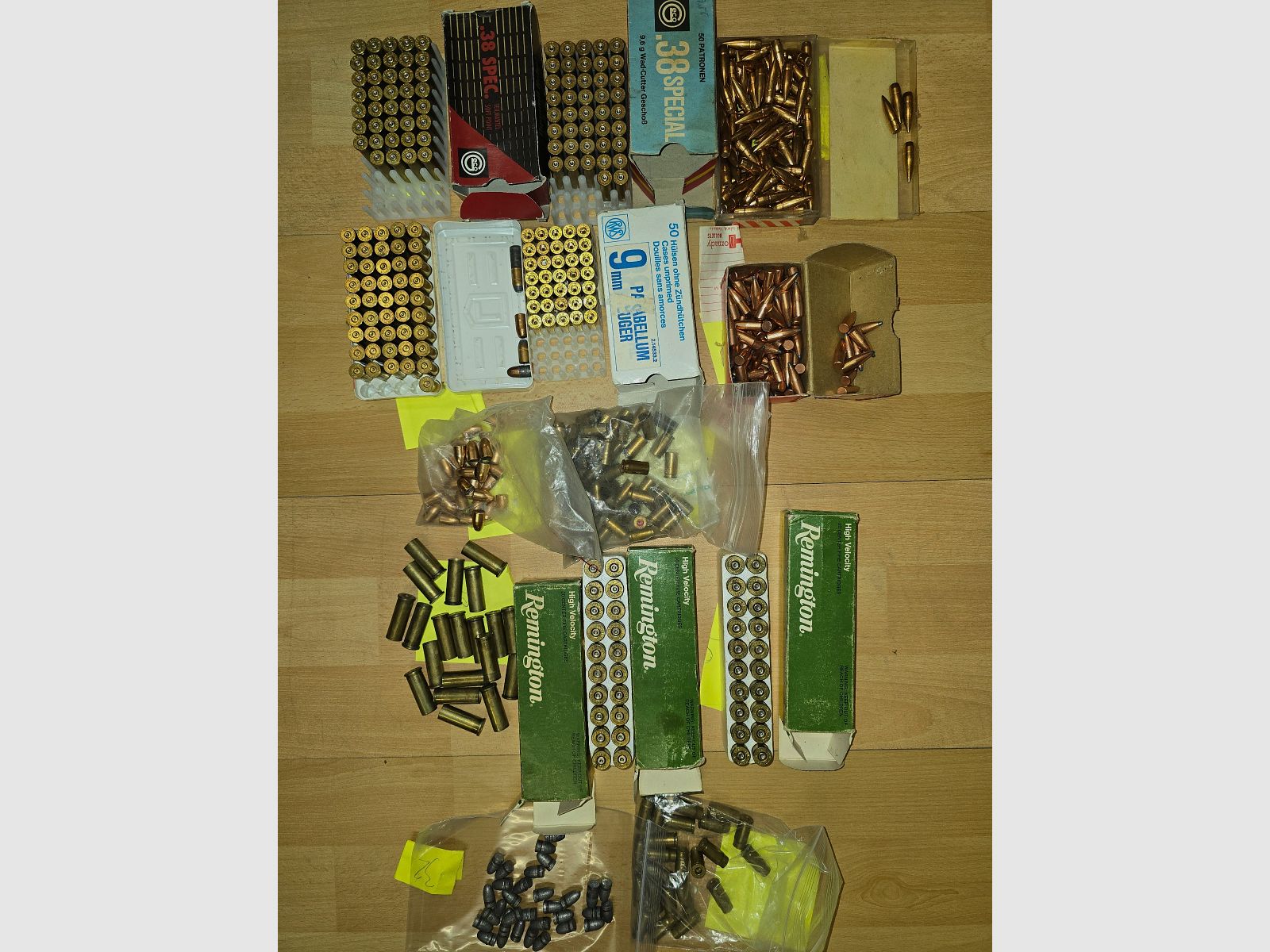 Collection of new bullets and used/new casings without primers