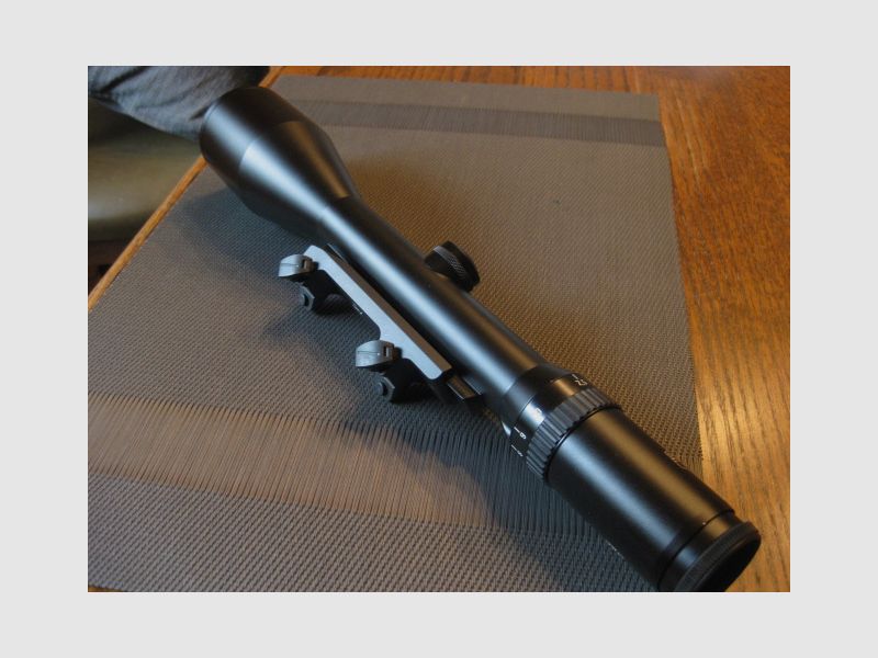 TOP-Klassiker !!  "DAS"  Schmidt & Bender 2,5-10x56 mit Absehen-4 sowie Schiene und original Blaser-Sattelmontage im BESTZUSTAND ! Kein ZEISS-Swarovski-LEICA-Mauser-Sauer