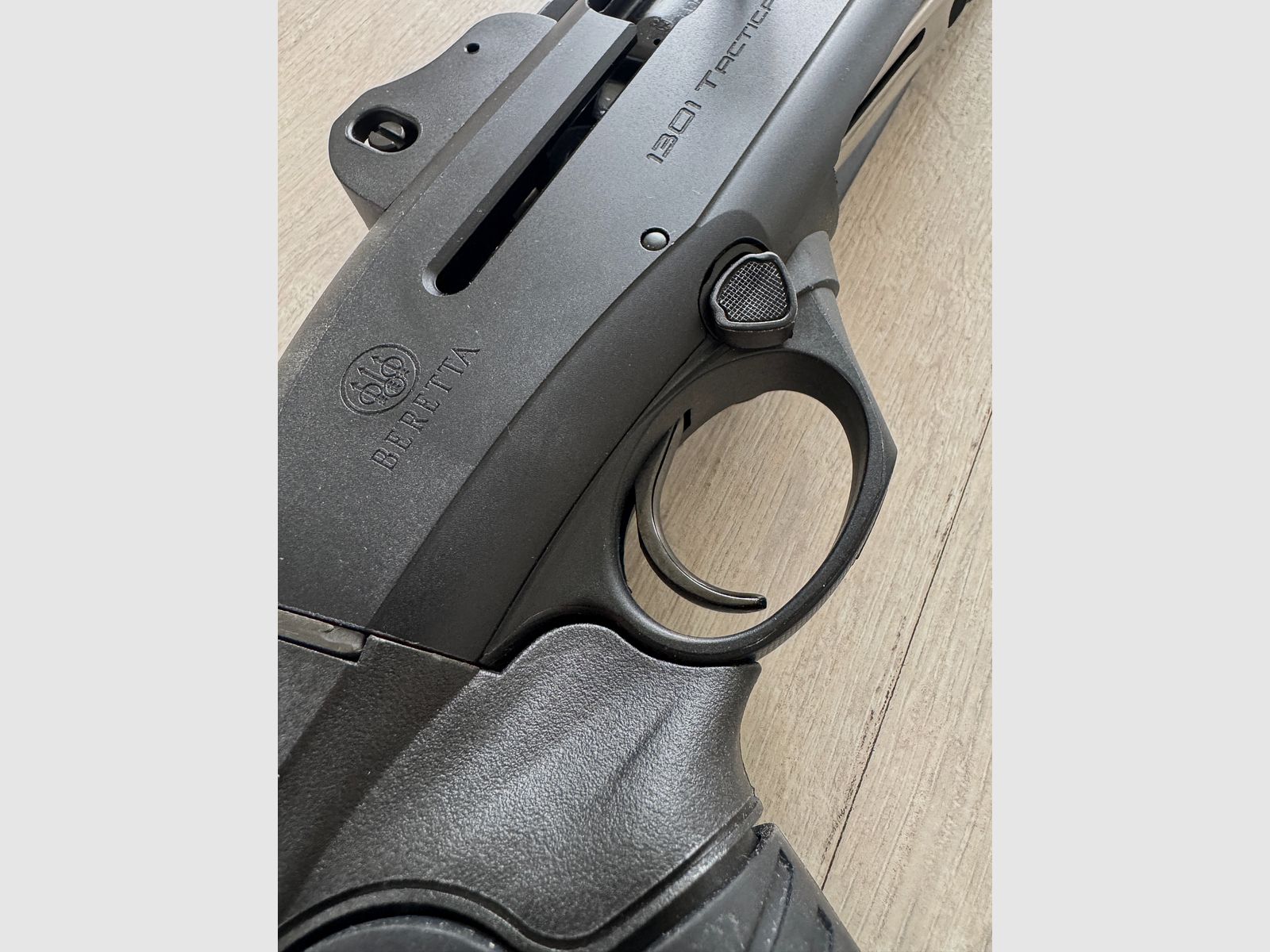 Beretta 1301 MESA Tactical USA Special model with pistol grip, 12/76 - Like new