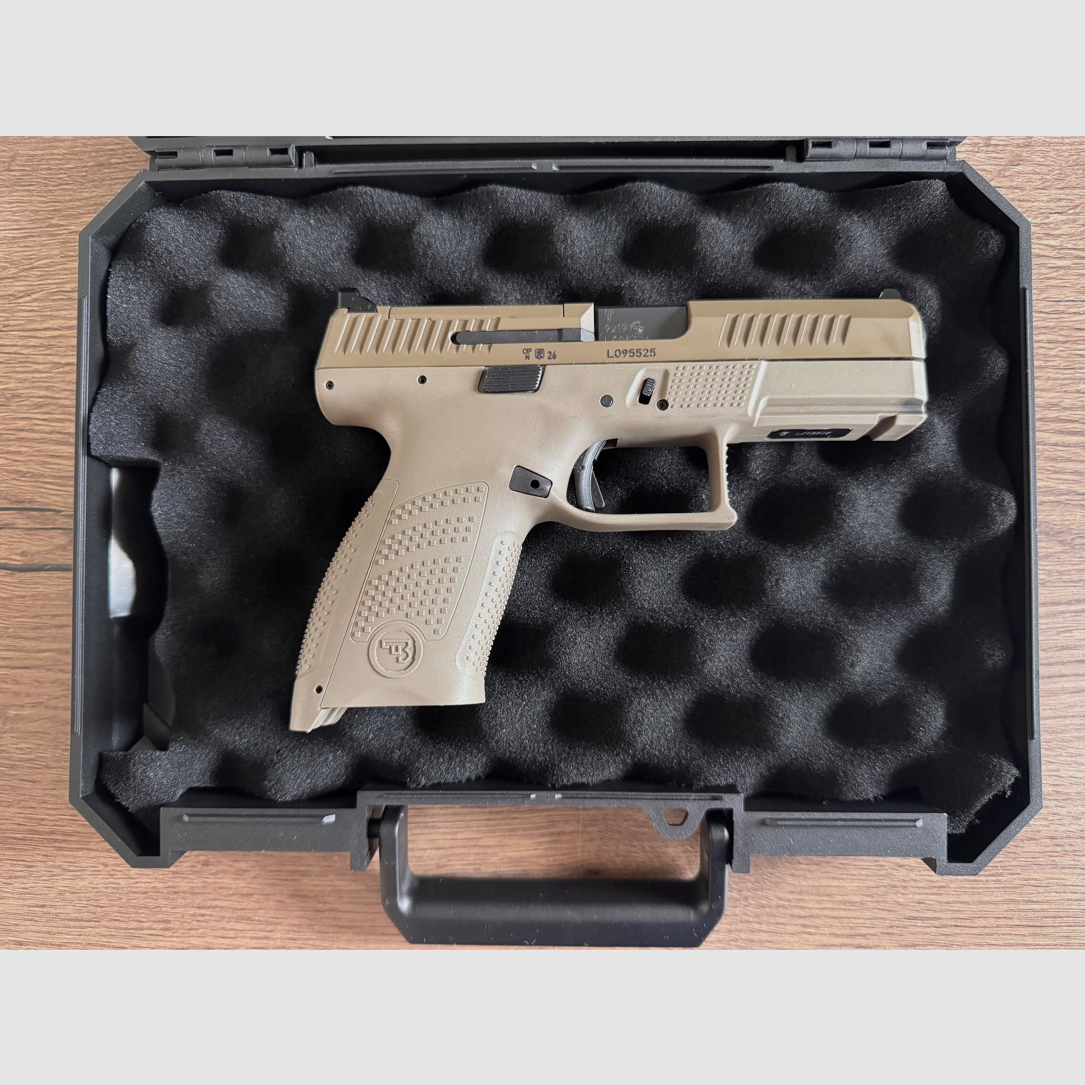 CZ P-10C OR mit 3 Magazinen Neuwertig, Bild 3 von 9