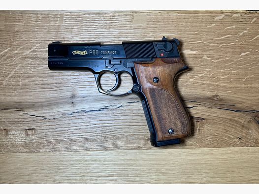 Walther P88 Compakt pistolet sygnałowy 9mm P.A.K. z drewnianymi okładzinami od Umarex