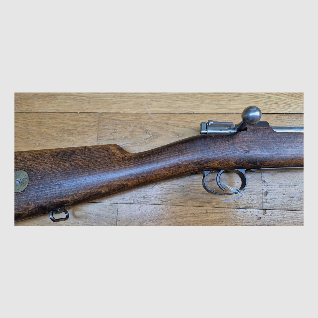 Sehr schönes Wettkampfgewehr schwedisches Mauser M96 – Herstellung Carl Gustav von 1919 – Originalkaliber 6.5×55 schwedisch – Magazin auf einen Schuss beschränkt – Mauser Familie 1893 – Präzisionsvisier – Schwedische Mechanik – Brünierung 97% – Wunderschöner Lauf – Wettkampfwaffe – Kategorie D – TBE+, Bild 5 von 37