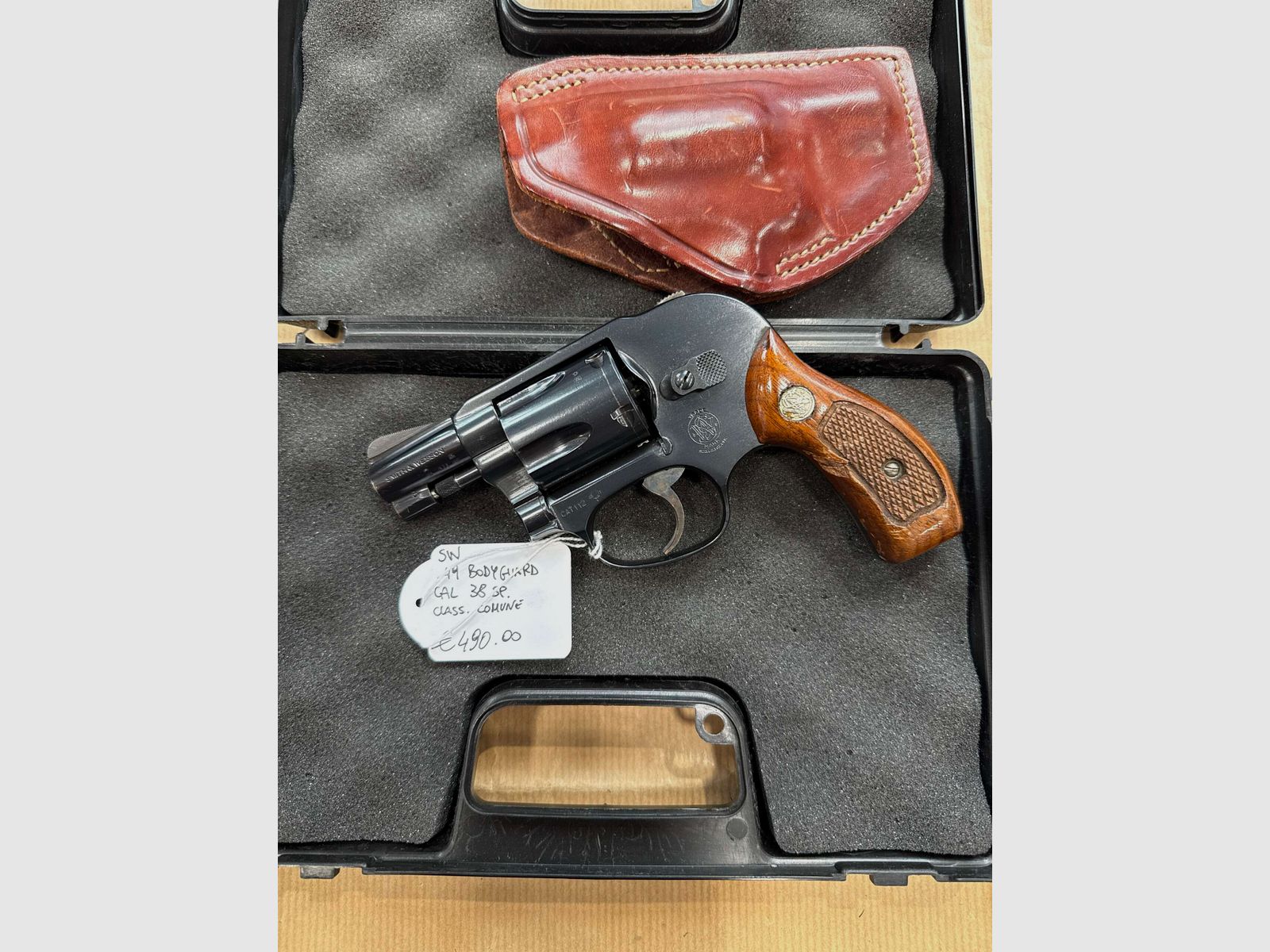Smith & Wesson 49 Bodyguard, image 1 sur 2