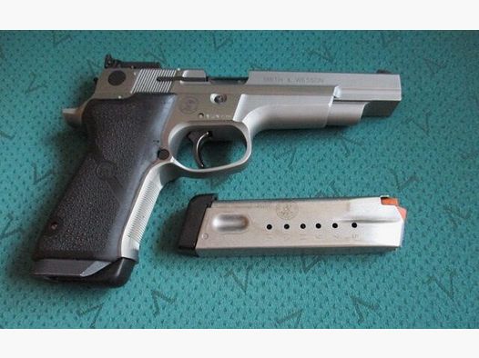 Pistolet de sport Smith & Wesson Target Champion 9mm Luger avec chargeur de réserve