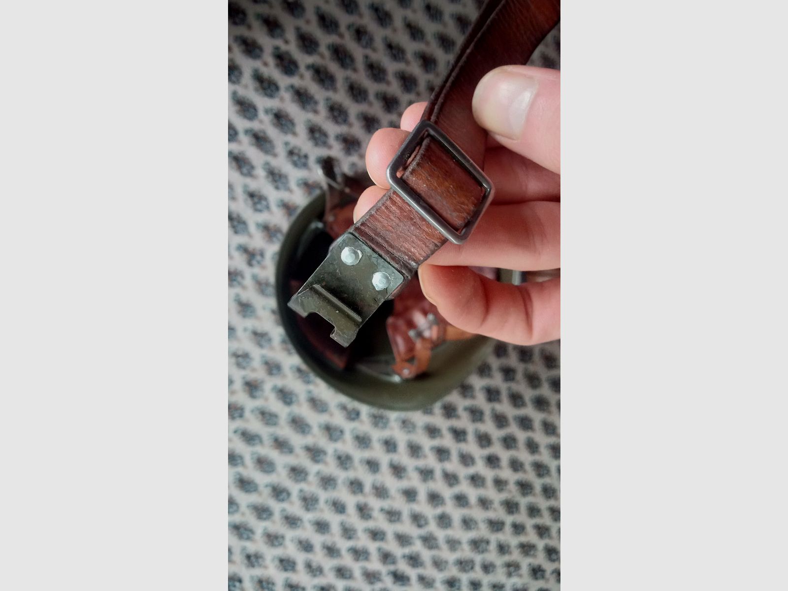 Schweizer Armee Helm aus U-Boot-Stahl in kleiner Größe 55-56 / ideal für Zivilschutz / Stahlhelm Swiss Made