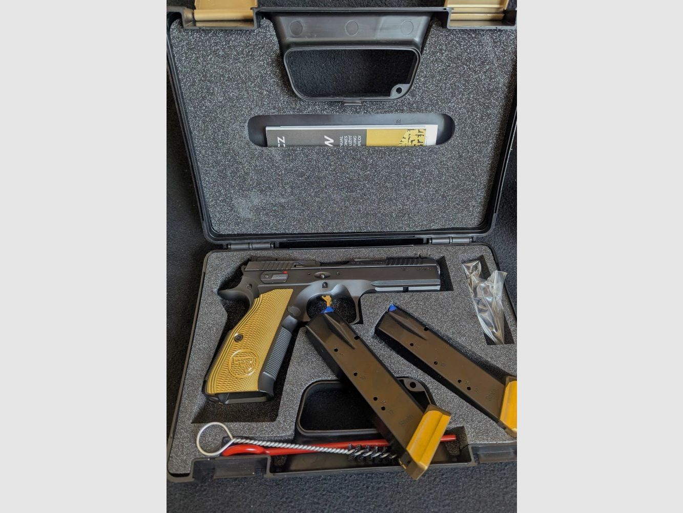 CZ Shadow 2 OR Special Edition "Golddigger"
