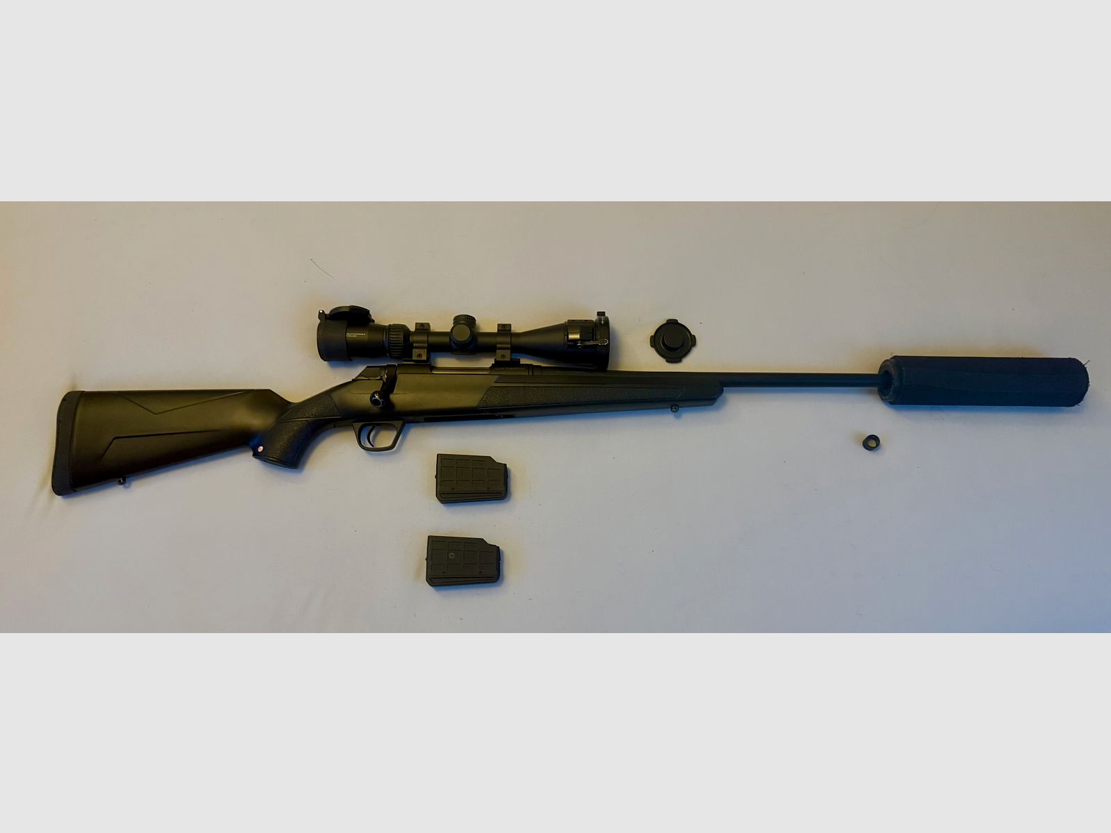 Winchester XPR .308 Win pacchetto completo per caccia notturna – Vortex 3-9x40, JAKI suppressore, adattatore Rusan MAR, immagine 2 di 3