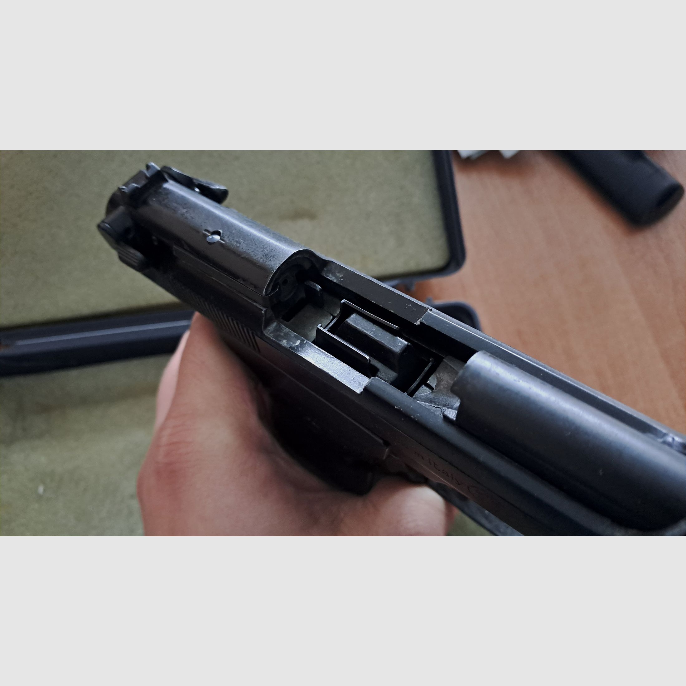 Valtro Mod.98 Civil Cal. 9 mm blank dans le PTB 518 avec accessoires !