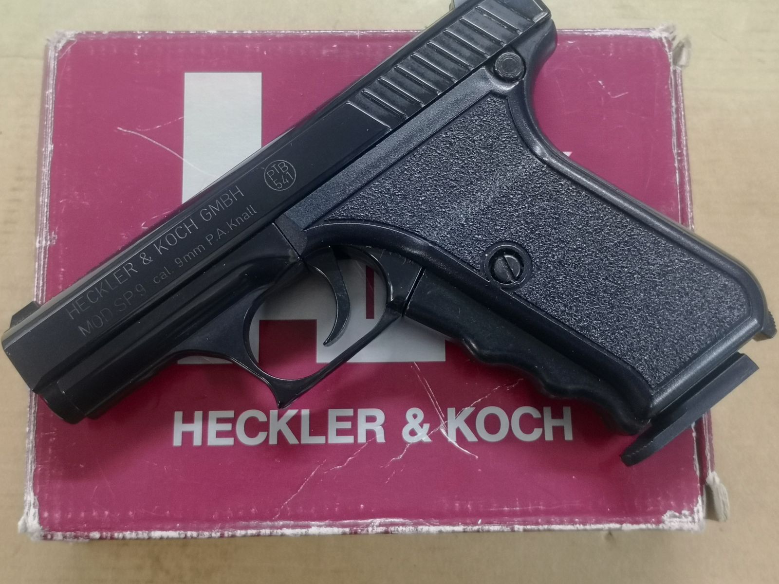 Heckler & Koch  SP9