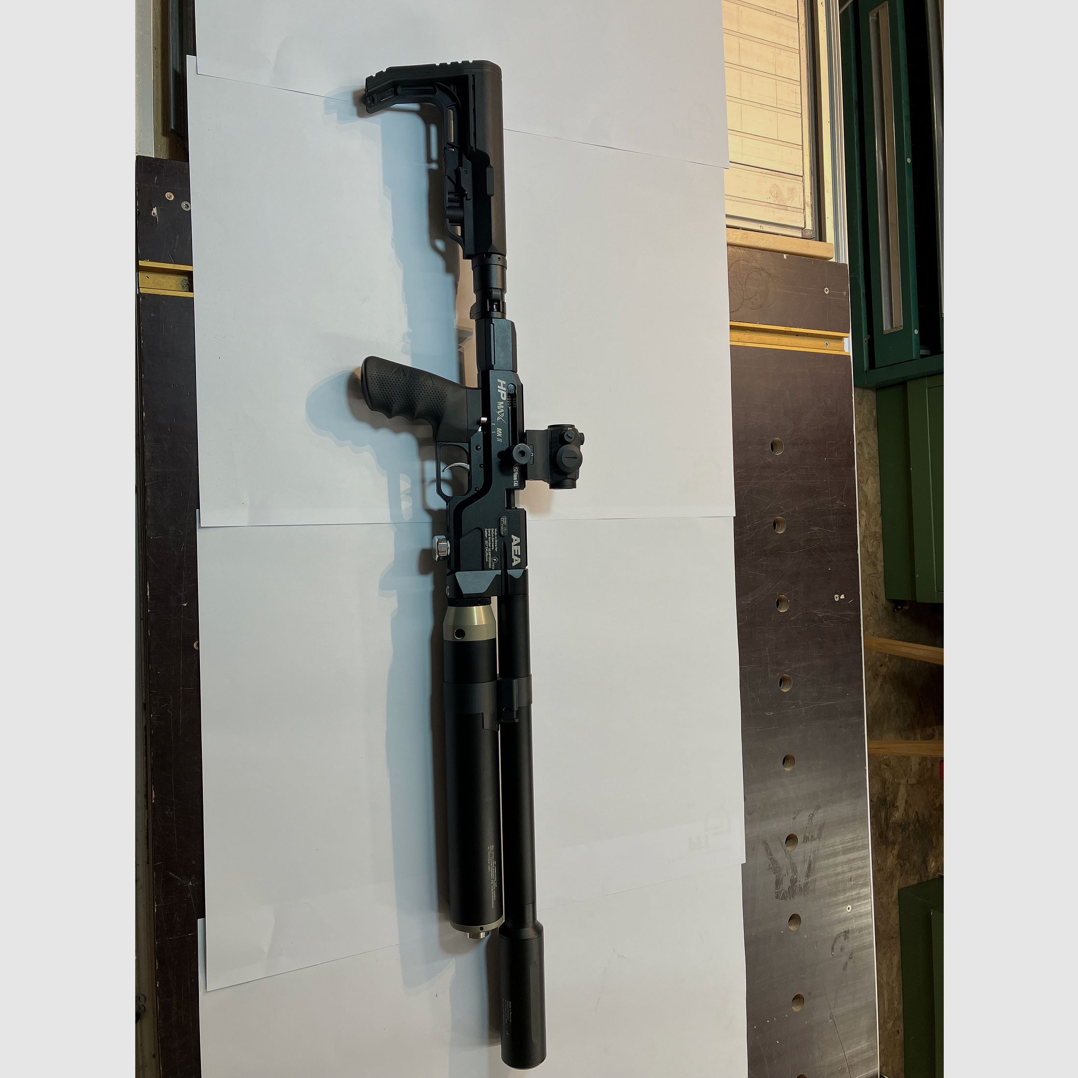 HP Max MK2 mit Schalldämpfer, Sig Romeo5 Rotpunktvisier und Zubehör