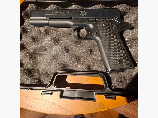 Colt Government 1911 A1 Schreckschuss Pistool Kaliber 9mm P.A.K. geblauwde